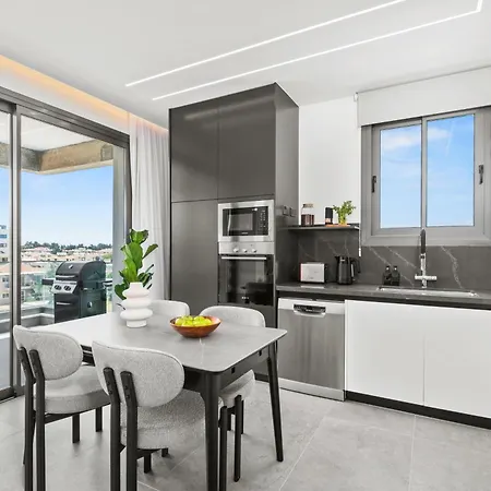 Apartman The Emblem By Nomads - 2bd With Communal Pool *
