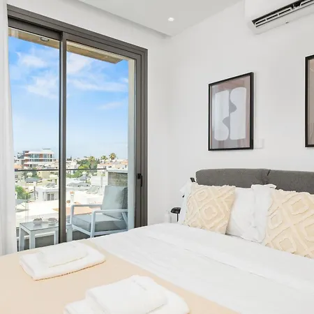 The Emblem By Nomads - 2bd With Communal Pool