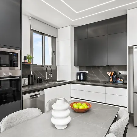 Apartman The Emblem By Nomads - 2bd With Communal Pool Paphos