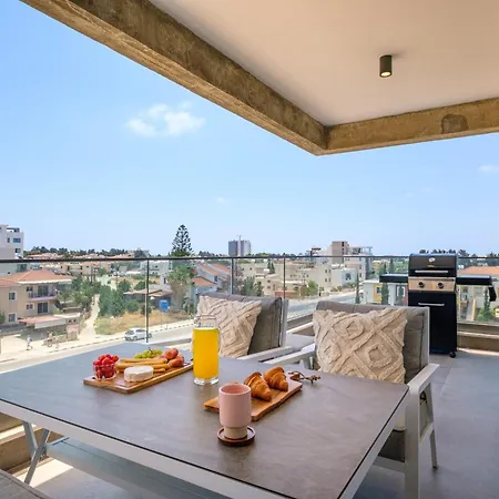 The Emblem By Nomads - 2bd With Communal Pool *