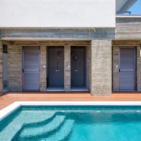 The Emblem By Nomads - 2bd With Communal Pool Apartman Paphos