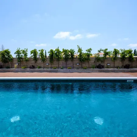 Apartman The Emblem By Nomads - 2bd With Communal Pool *